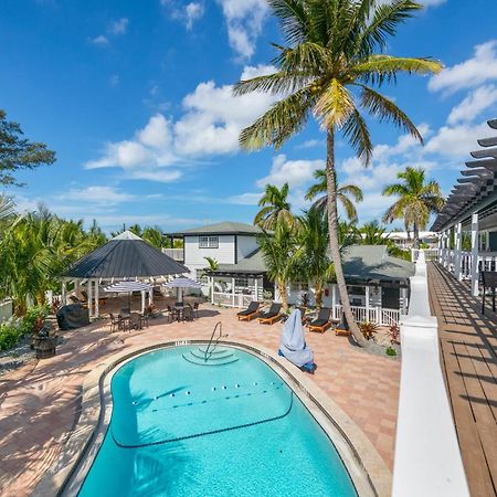 Tropic Isle At Anna Maria Island Inn เบรเดนทันบีช ภายนอก รูปภาพ