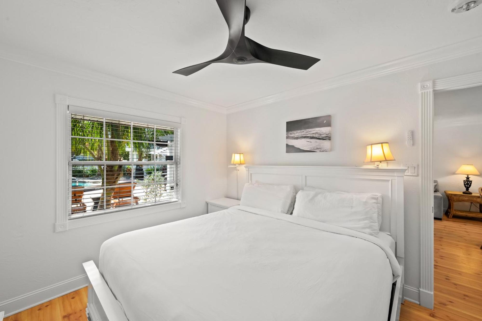 Tropic Isle At Anna Maria Island Inn เบรเดนทันบีช ภายนอก รูปภาพ