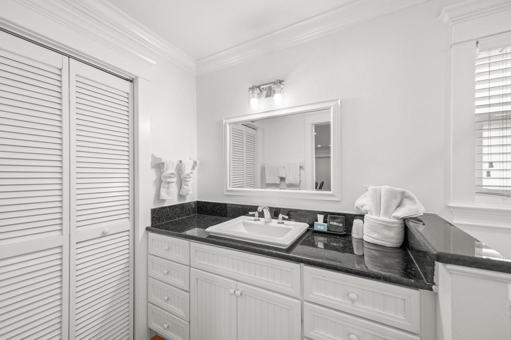 Tropic Isle At Anna Maria Island Inn เบรเดนทันบีช ภายนอก รูปภาพ