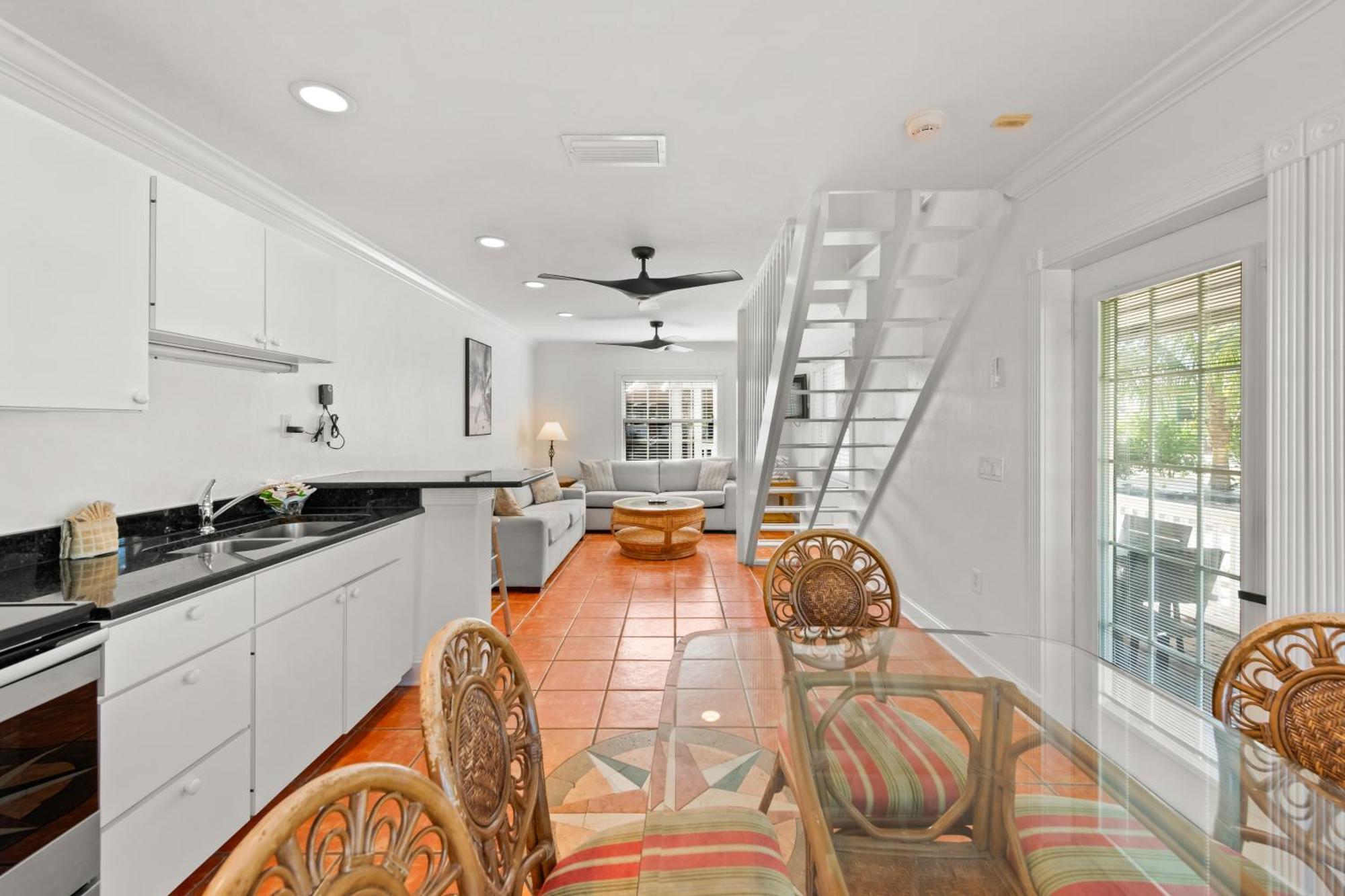 Tropic Isle At Anna Maria Island Inn เบรเดนทันบีช ภายนอก รูปภาพ