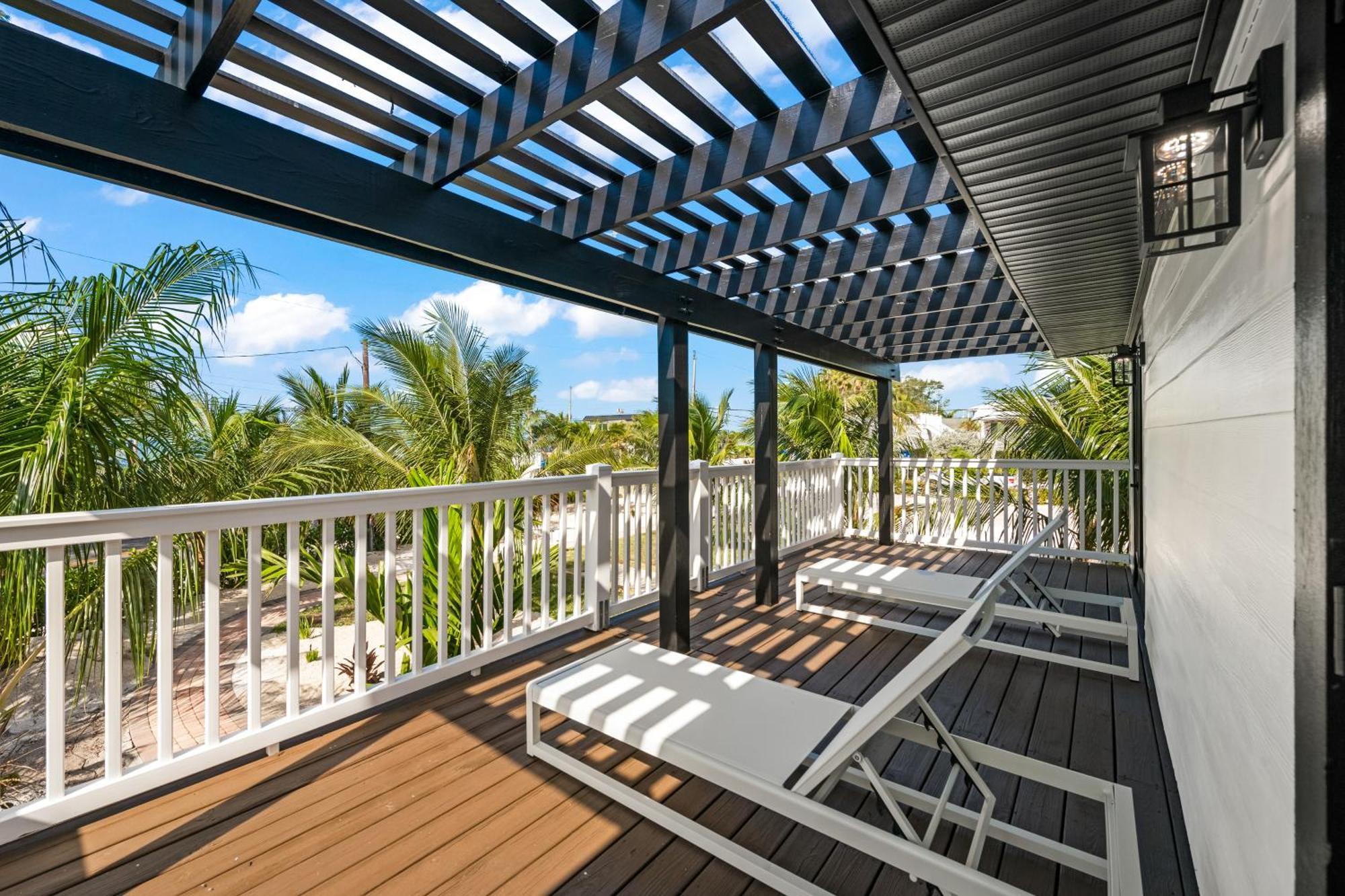 Tropic Isle At Anna Maria Island Inn เบรเดนทันบีช ภายนอก รูปภาพ